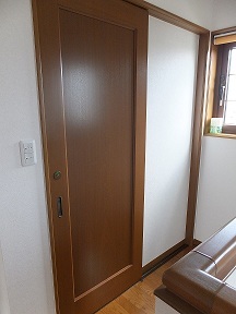 ２階トイレドア.jpg